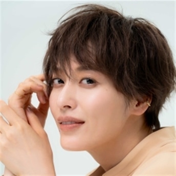 「月城かなとオフィシャルカレンダー2026.4-2027.3」＆グッズ予約受付のお知らせ