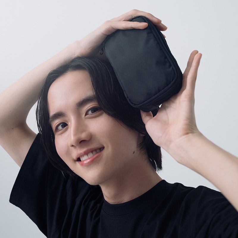 ARRIVAL pouch