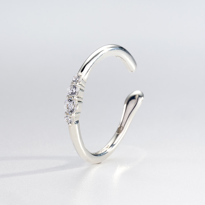 FELUSIERE BISTAR collaboration ear cuff